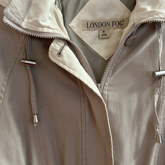 London fog jacket, size Sm. Petite - Picture 7 of 10